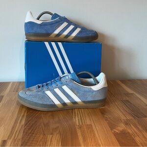 Adidas Men's Blue and White Sneakers